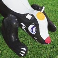BESTWAY piepūšamā rotaļlieta ar ūdens izsmidzinātāju Skunk 1.19m x 81cm x 1.37m, 52263