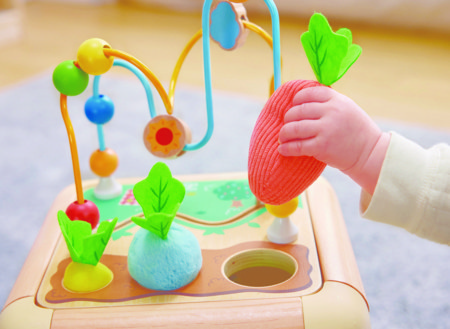 HAPE attīstošais interaktīvais kubs, E0527A 