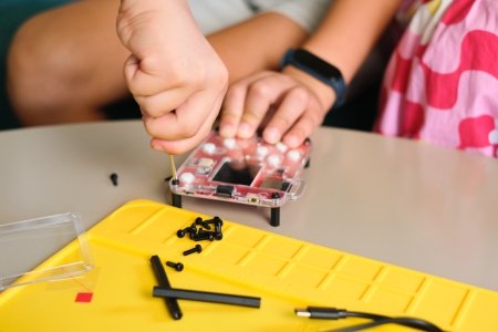 CIRCUITMESS Wacky Robot izglītojošs STEM komplekts BIT, CM-SA-BIT 