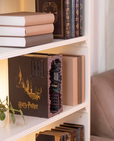 REVELL modelis Diagon Alley - Harry Potter: Tiny Adventures Ar rokām darinātas miniatūras, 00530 