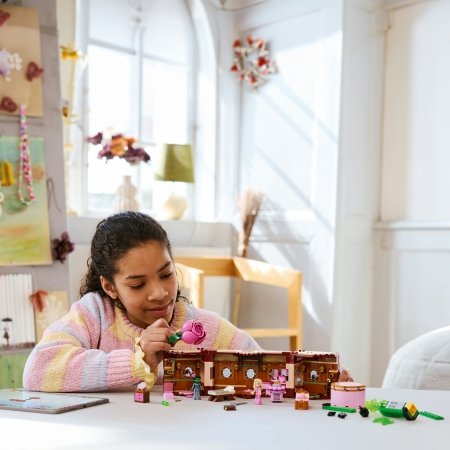 75683 LEGO® Wicked Glinda un Elphaba kopmītne 