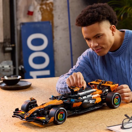 42228 LEGO® Technic McLaren MCL39 F1® auto 