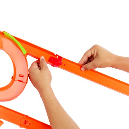 HOT WHEELS triku trase ar sadursmi gaisā, JFD12 