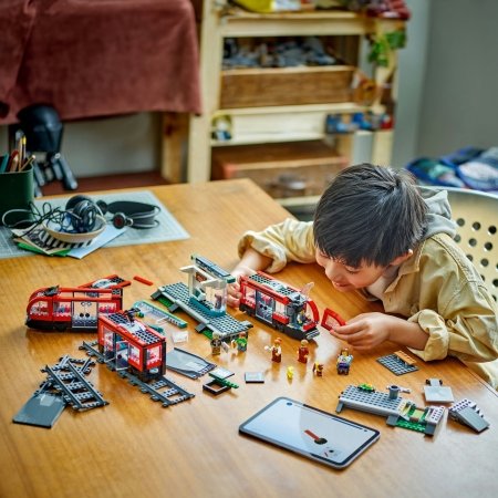 60423 LEGO® City Trains Pilsētas tramvajs un stacija 