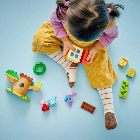 10431 LEGO® DUPLO® Cūciņas Pepas dārzs un māja kokā 