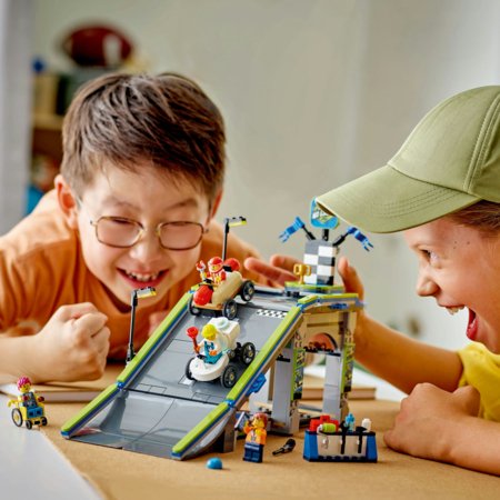 60460 LEGO® City Great Vehicles Bez robežām: Sacīkšu auto rampu celiņš 