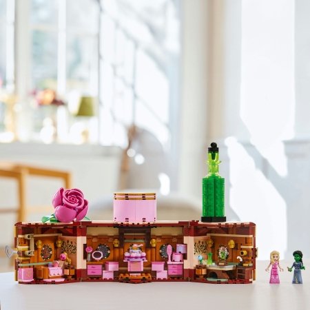 75683 LEGO® Wicked Glinda un Elphaba kopmītne 