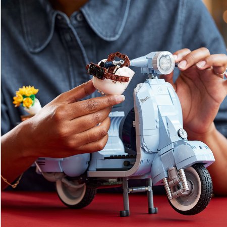 10298 LEGO® ICONS Vespa 125 10298