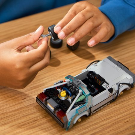 77256 LEGO® Speed Champions Laika mašīna no Atpakaļ nākotnē 