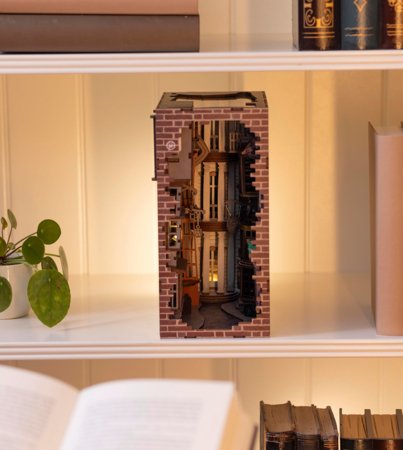 REVELL modelis Diagon Alley - Harry Potter: Tiny Adventures Ar rokām darinātas miniatūras, 00530 