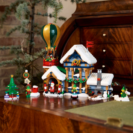 10339 LEGO® Icons Ziemassvētku vecīša pasta nodaļa 