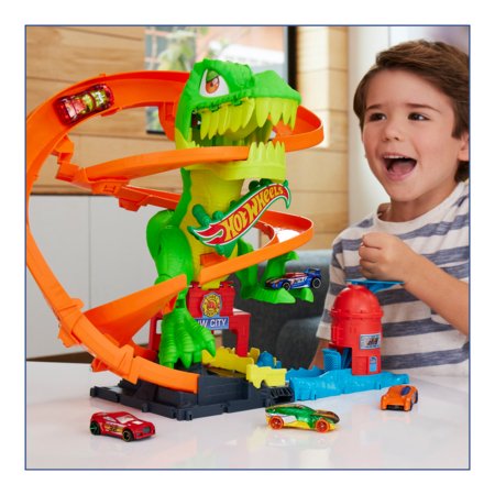 HOT WHEELS trases komplekts ar dinozaura un ugunsdzēsēju depo tematiku, JBM73 