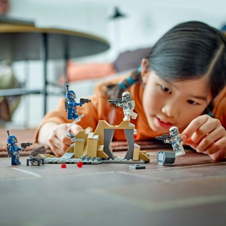75373 LEGO® Star Wars™ Mandalorian Slēpnis uz planētas Mandalore™: kaujas paka 