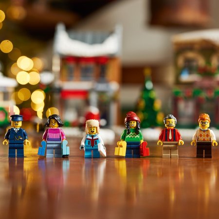 10308 LEGO® Icons Svētku laiks centrālajā ielā 