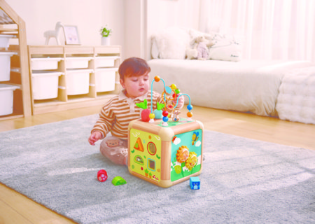 HAPE attīstošais interaktīvais kubs, E0527A 