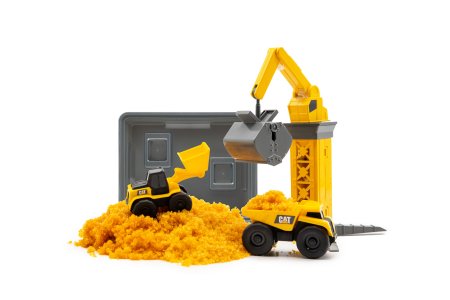"CAT rotaļu komplekta būvlaukums ""Little Machines Ground Crew"", 83376" 83376