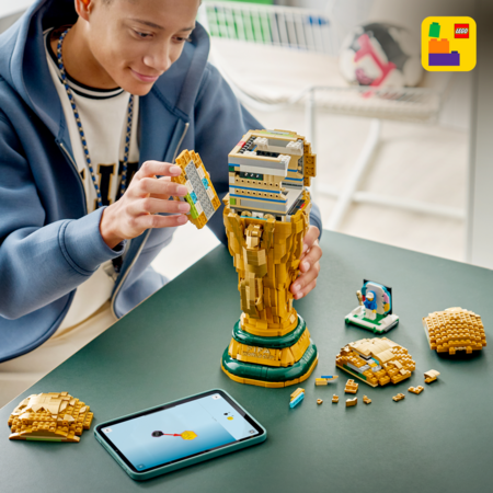 43020 FIFA WORLD CUP™ OFFICIAL TROPHY 