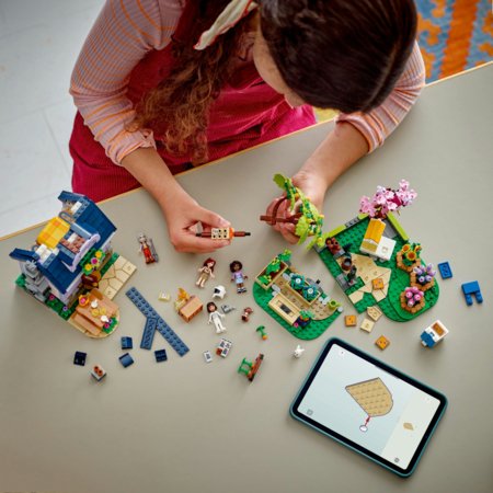 42669 LEGO® Friends Biškopju māja un puķu dārzs 