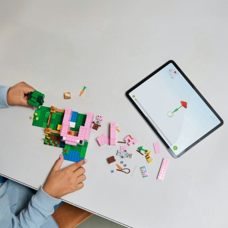 21268 LEGO® Minecraft® Cūkas mazuļu māja 