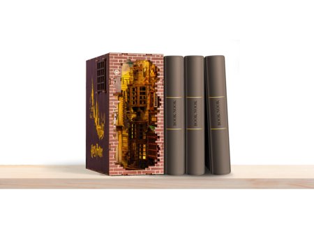 REVELL modelis Diagon Alley - Harry Potter: Tiny Adventures Ar rokām darinātas miniatūras, 00530 