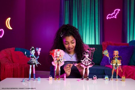 MONSTER HIGH baisi saldā dzimšanas diena – Kupidona lelle, JBG77 