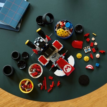 72037 LEGO® Super Mario Mario Kart™: Mario un Standard Kart 